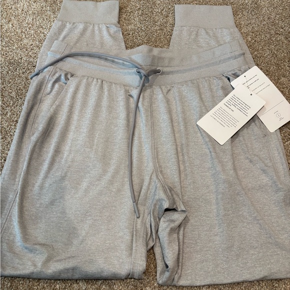 Athleta Uptempo Jogger in Light Gray - Picture 4 of 5